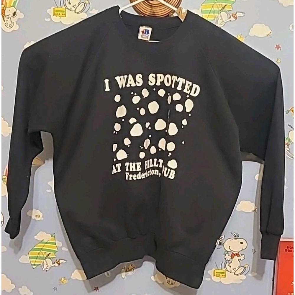 Vintage The Hilltop Pub Sweater Fredericton New Brunswick Made In Canada Size XL